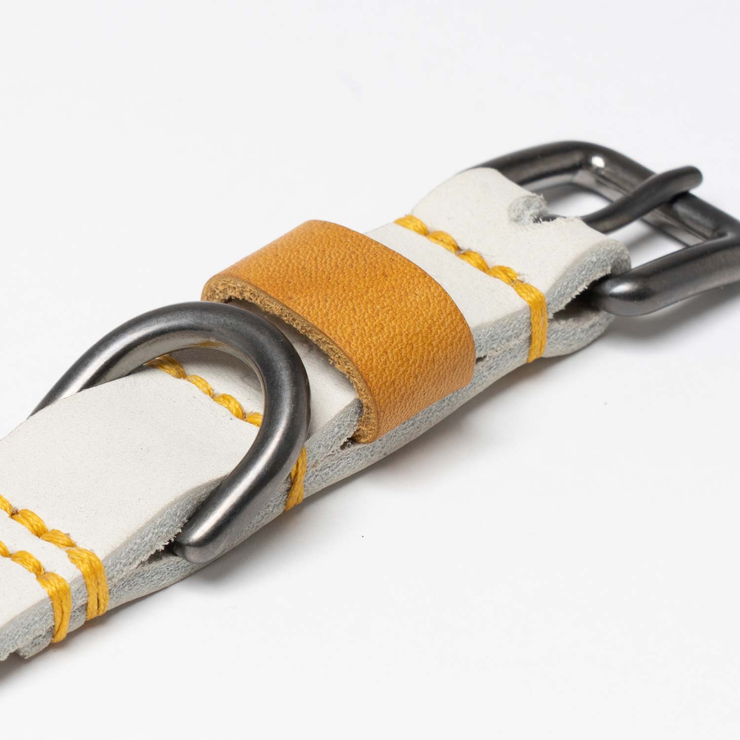 collare-cane-cuoio-bianco-e-giallo